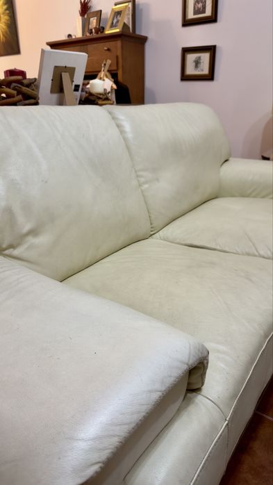 Conjunto de Sofás em Pele branco
