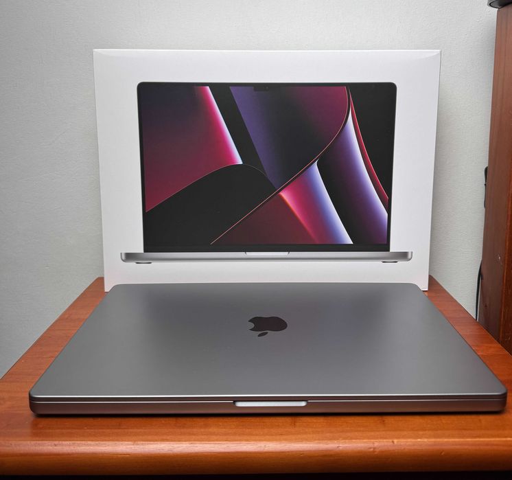 Macbook M2 Max 16" 12 CPU 38 GPU /32gb RAM / 1TB