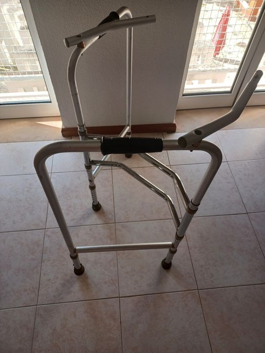 Andarilho articulado