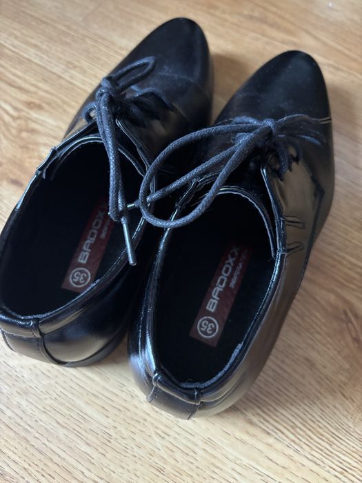 Buty eleganckie chłopięce