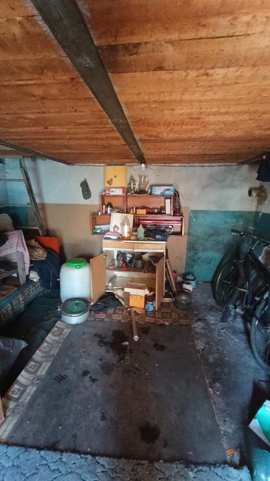 Продам дачу з будинком, гаражем і скважиною