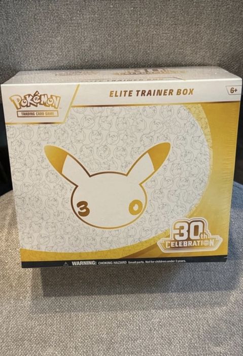 Pokemon 30th etb ingles