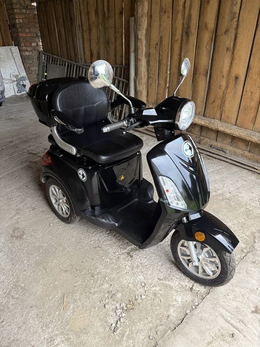 Skuter elektryczny trójkolowy Barton