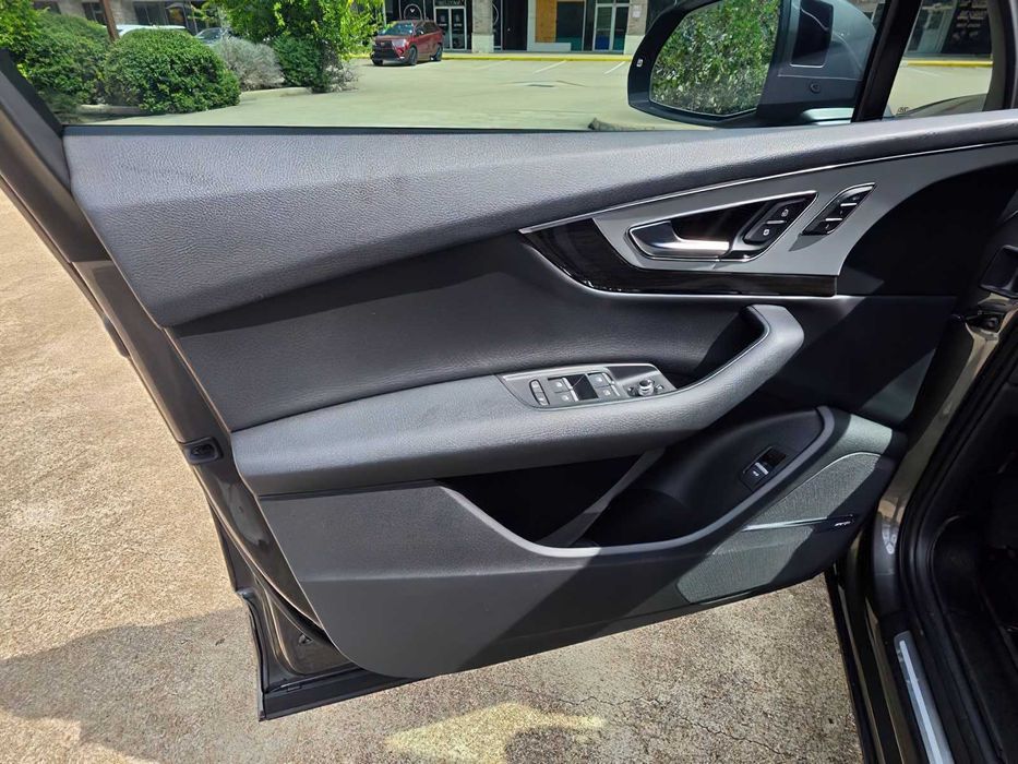 Audi Q7      2019