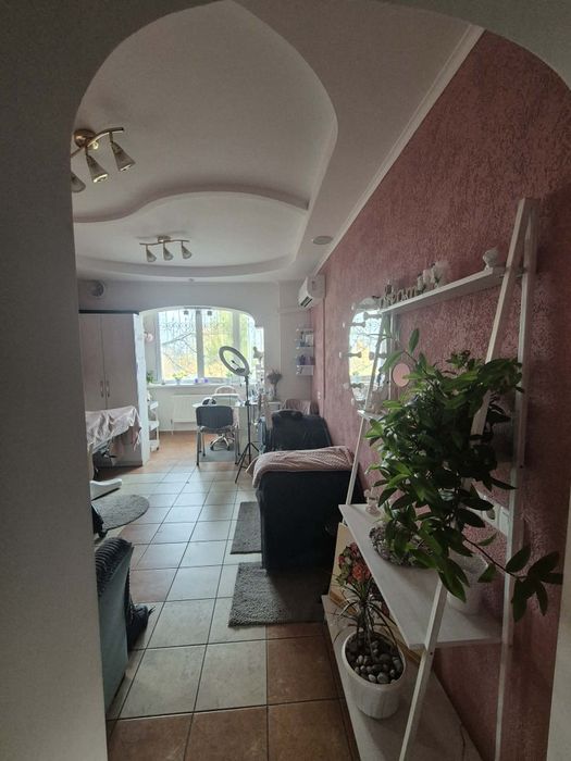 Продам комерційне приміщення на Леваневського