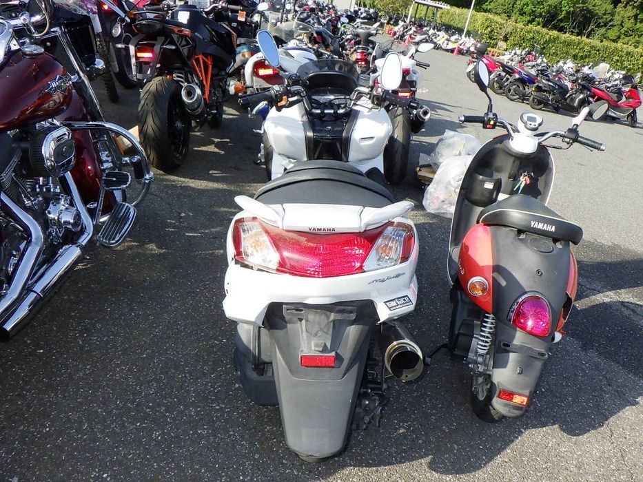 Пластик и.т.п yamaha majesty sg20j 4d9 маджести