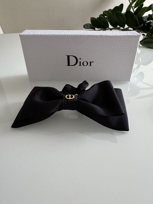 Elegancka kokarda na wlosy Dior