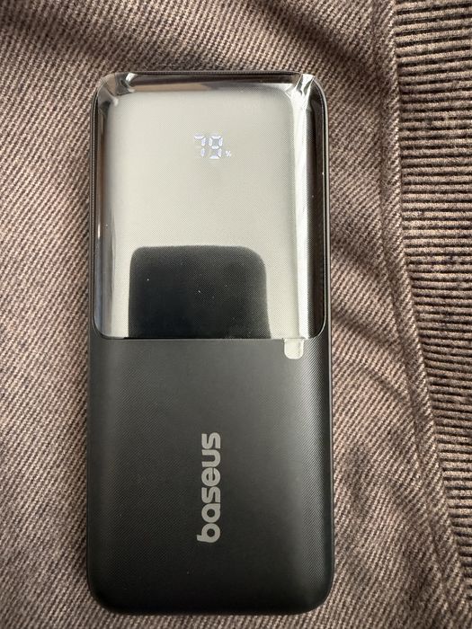 Новий повербанк Baseus Lipow 20000mAh 22.5W з вбудованими кабелями