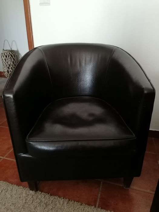 Cadeirão em pele genuína