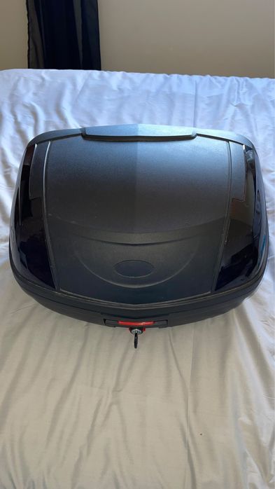 Vendo Topcase 2 capacetes