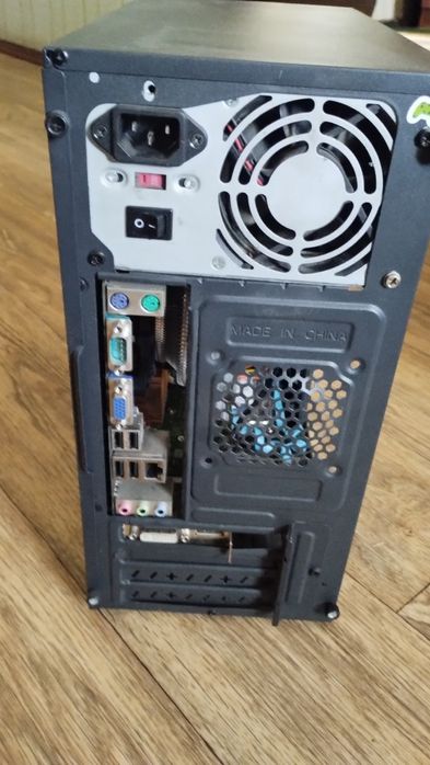 Продаю старий комп'ютер