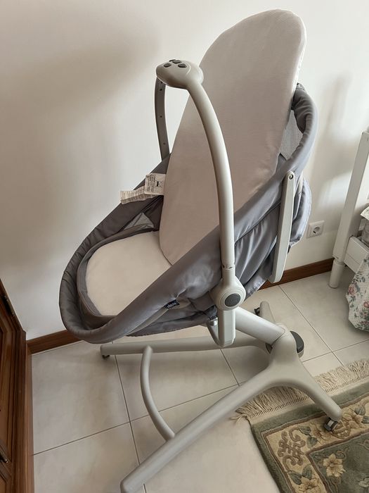 Baby Hug + 2 colchoes + 3 lencois