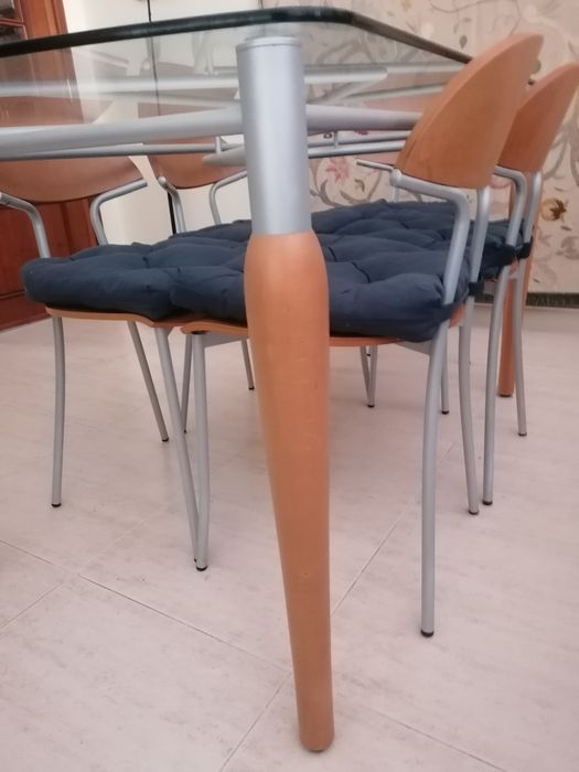 Mesa de refeições tampo vidro