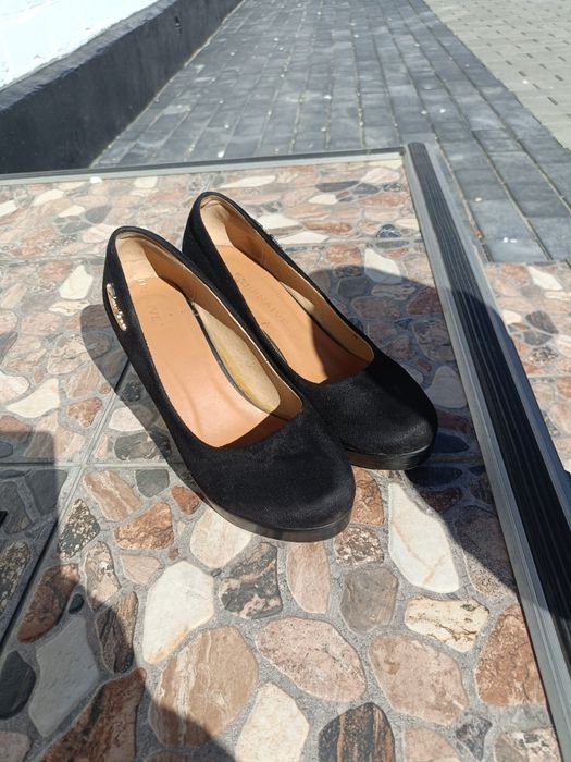 Продам жіночі туфлі