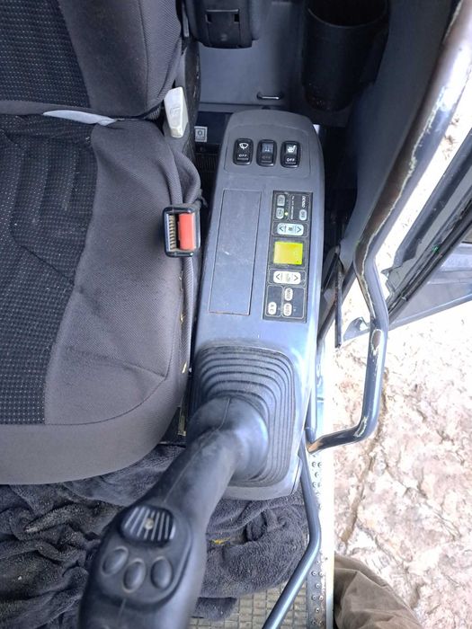 Продам екскаватор Komatsu PW 180