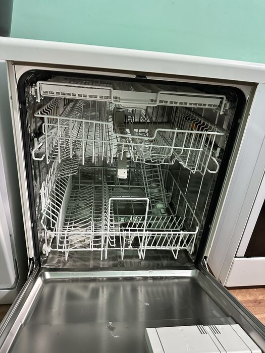 Посудомийна машина Miele