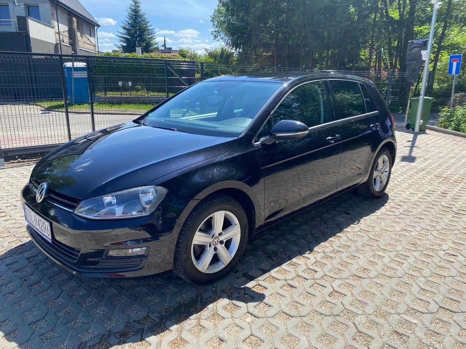 Golf VII  benzyna 1,4 bezwypadkowy, navi, serwis , asystent, zamiana model 2014