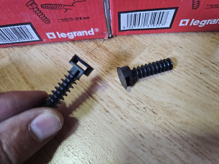 Mocowanie opaski kablowej Legrand 8mm 319 55