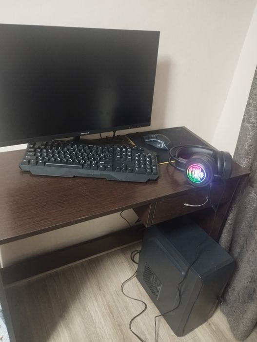 Компьютер з монітором