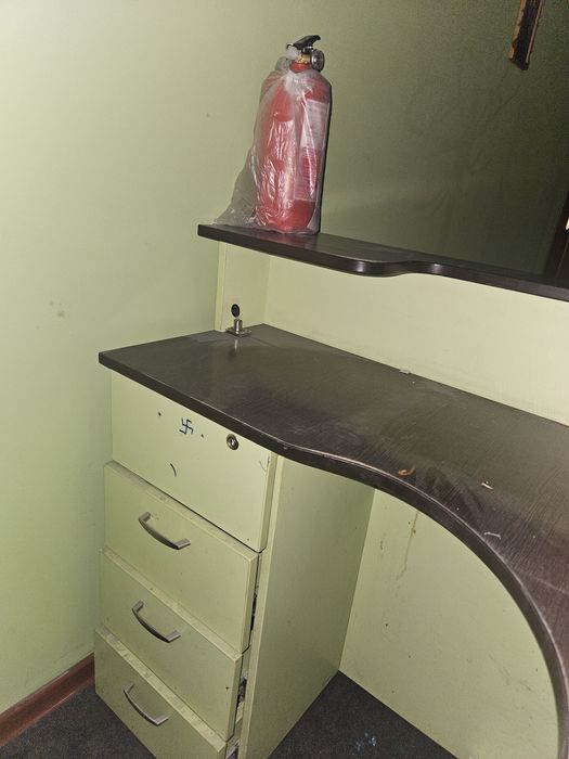 Продам стійку адміністратора