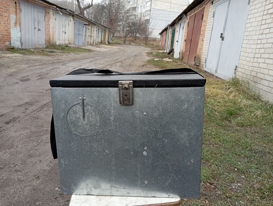 Металевий Рибацький ящик
