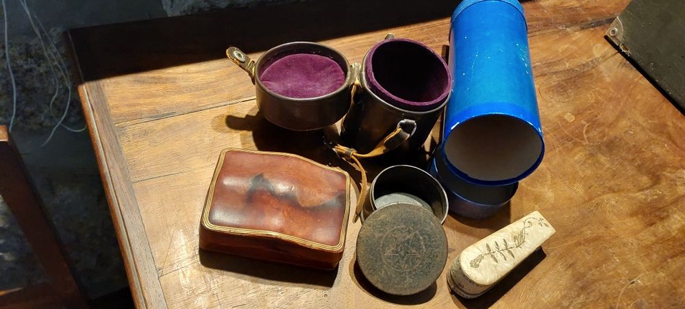 caixas para fins variados , relógios, joias e outros