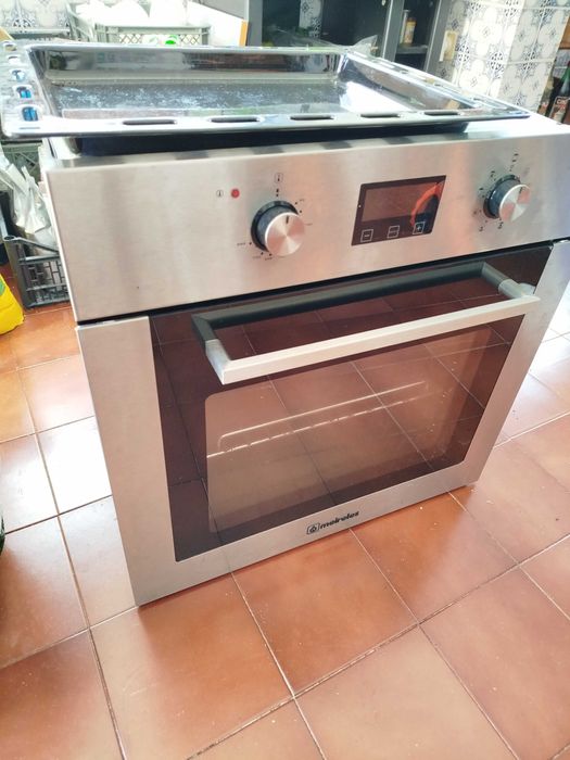 Forno Meireles avariado