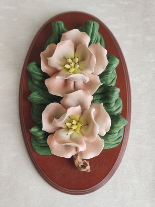 Oval Porcelain Flower Picture Frame