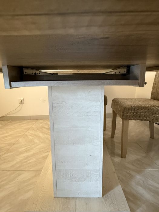 Mesa com 4 cadeiras