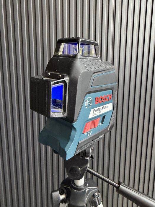 Лазерний рівень Bosch GLL 3-80