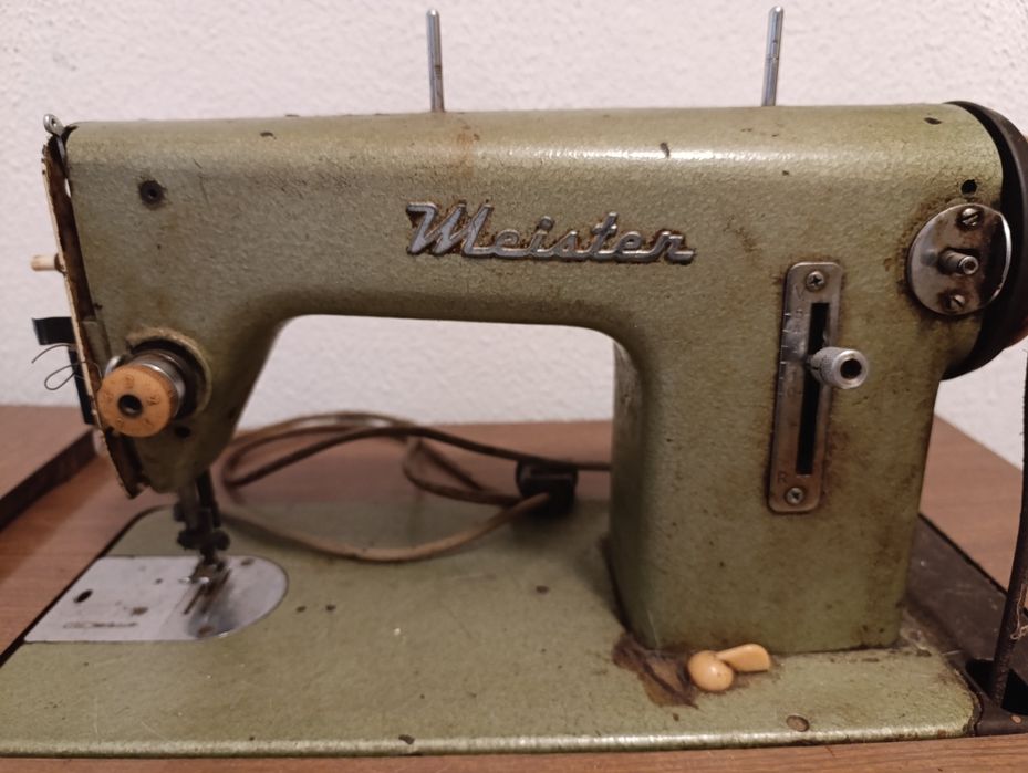 Máquina de costura meister