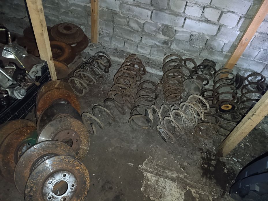 Пружина Пружини Пружины передні Ford Connect 1.8  2002-13 Форд