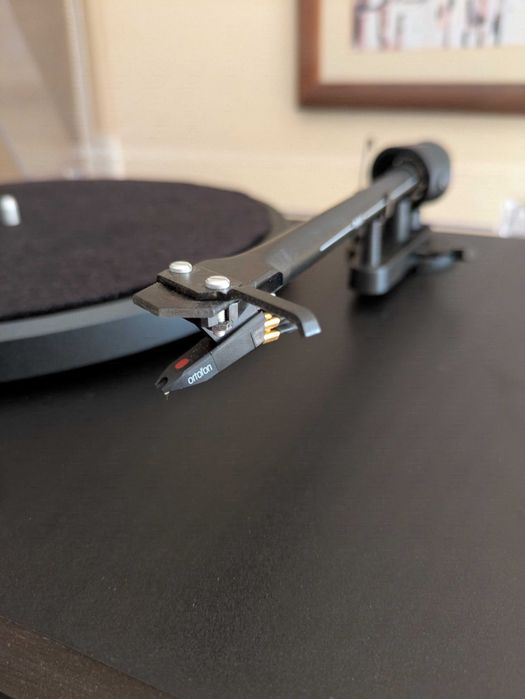 Vendo Dois Gira discos. Acoustic Research AR XA e Project Debut III