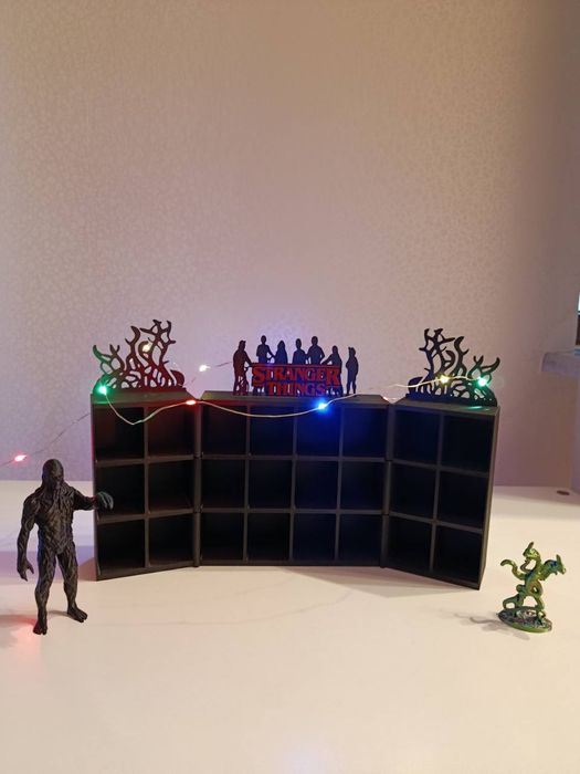 Стенд для Фігурок Stranger Things Kinder Joy. Дивні Дива.