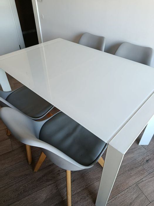 Mesa vidro + 4 cadeiras