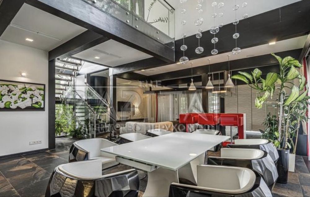 Продаж будинку Лебедівка