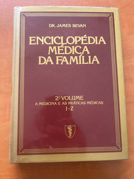 Enciclopédia Médica da Família,  de Dr James Bevan - 4 Volumes