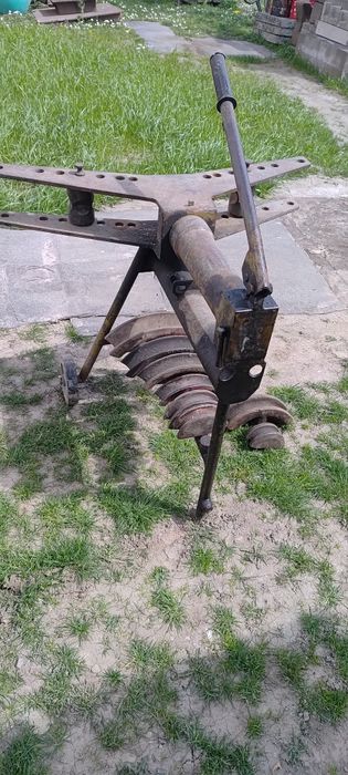 Giętarka  hydrauliczna do rur.