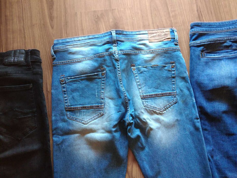 3 calças de ganga + 1 calça oferta