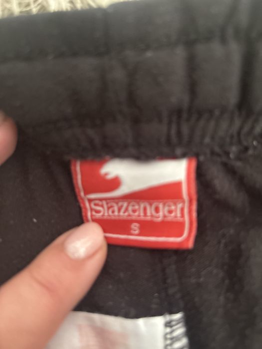 Czarne spodenki slazenger r.S