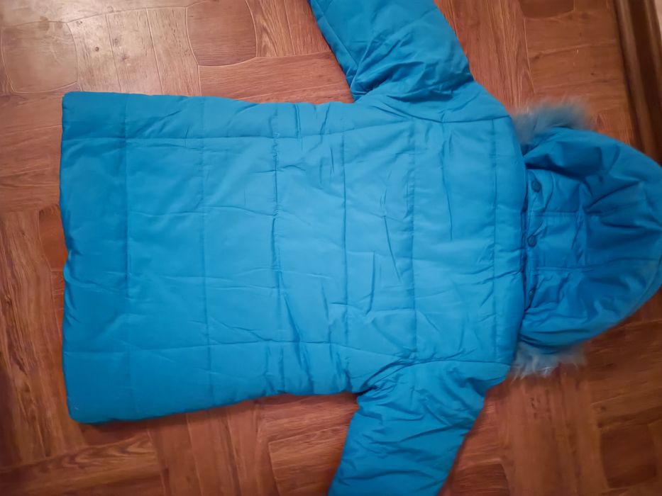 Продам пальто для дівчинки