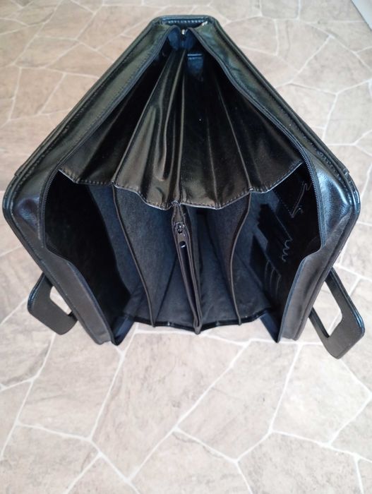 Neseser, aktówka, teczka na dokumenty