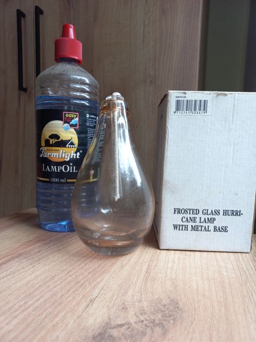 Stara szklana lampa olejowa