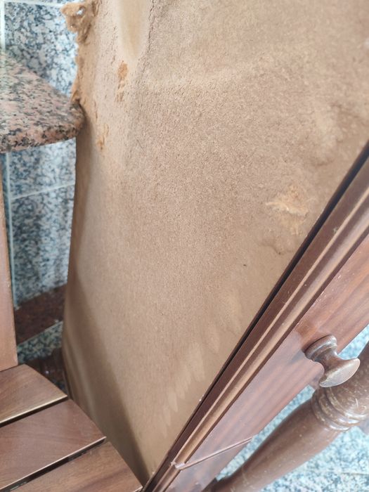 Mesa com Tampo em Granito (120x65) + 3 Cadeiras em Madeira - ÚLTIMA SEMANA!