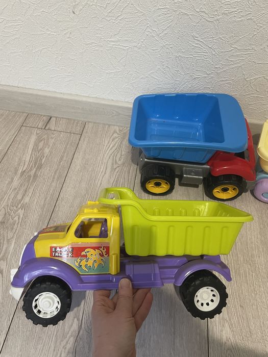 Самоскид/самосвал/ від 1 року 3 варіанти