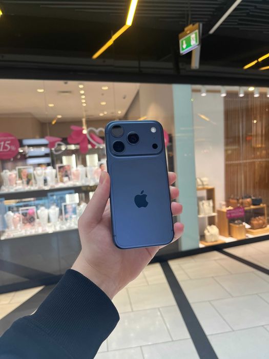 iPhone 17 Pro 256 GB Deep Blue eSIM | Jak nowy!
