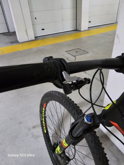 Vendo bicicleta BTT Sscott scale