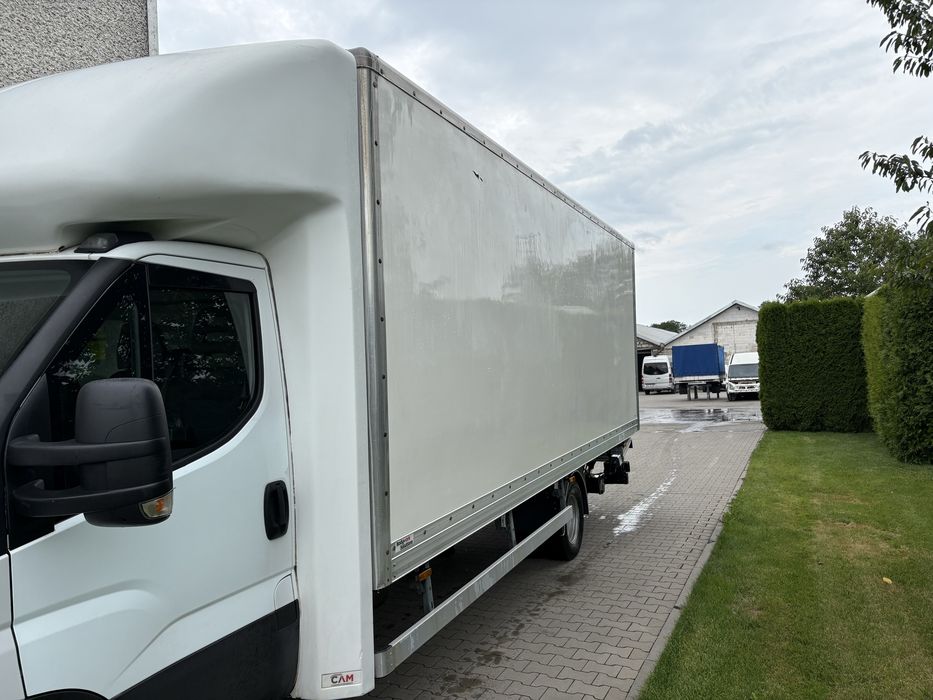 Kontener winda iveco daily izoterma 6,20x2,33x2,25
