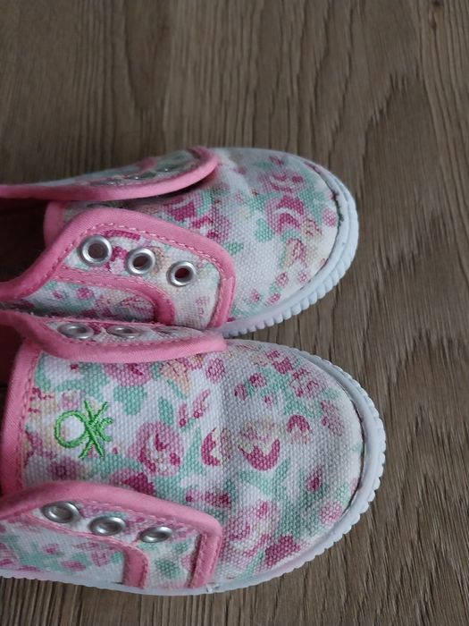 Trampki benetton w rozmiarze 22
