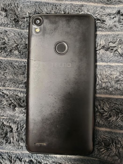 Продам смартфон Tecno